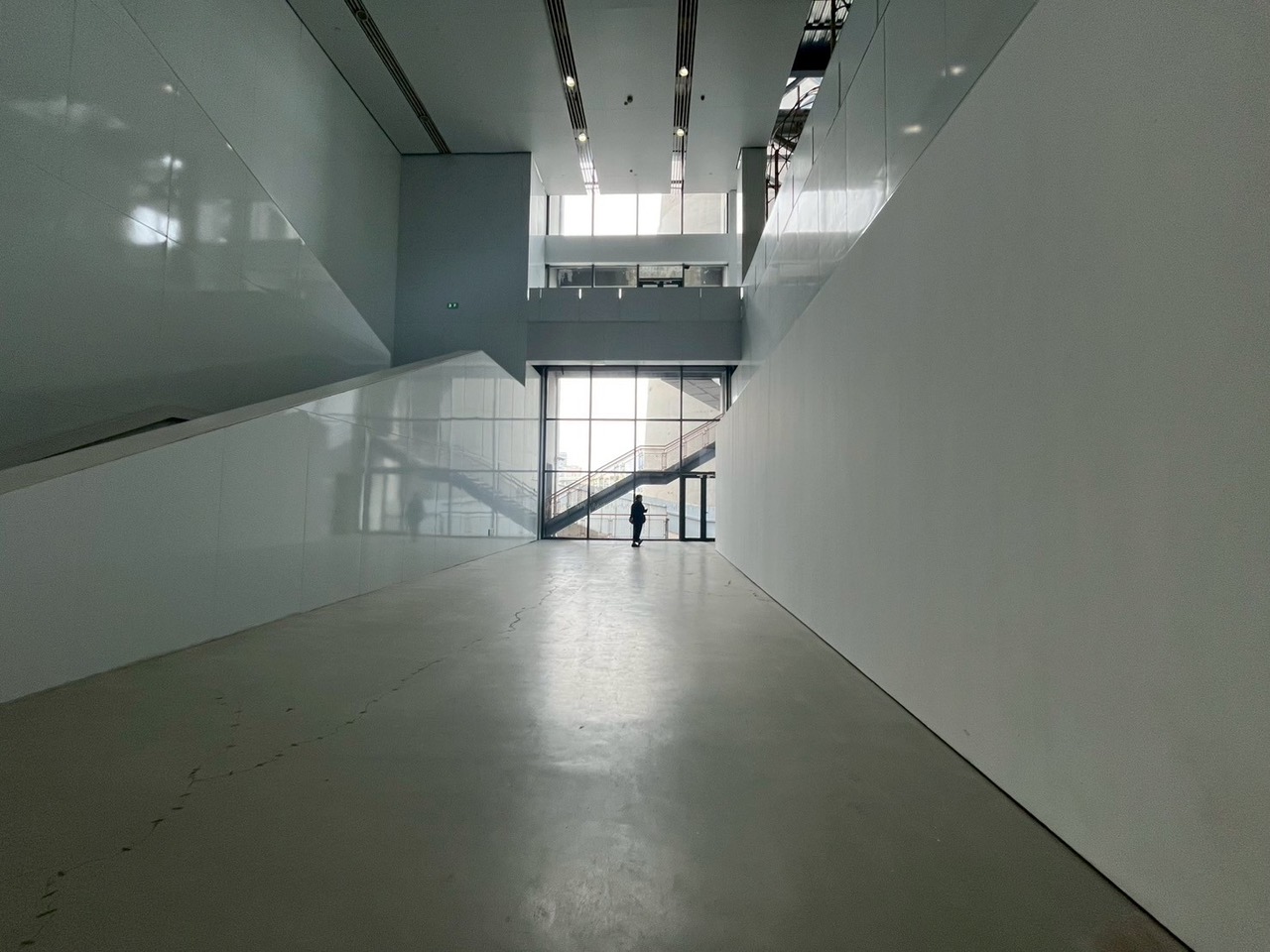 IMG250402_2F_Back Hall_04.jpeg